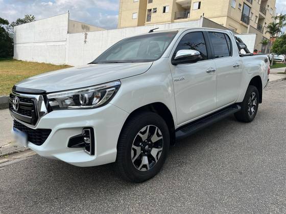 TOYOTA HILUX 2.8 SRX 4X4 CD 16V DIESEL 4P AUTOMÁTICO